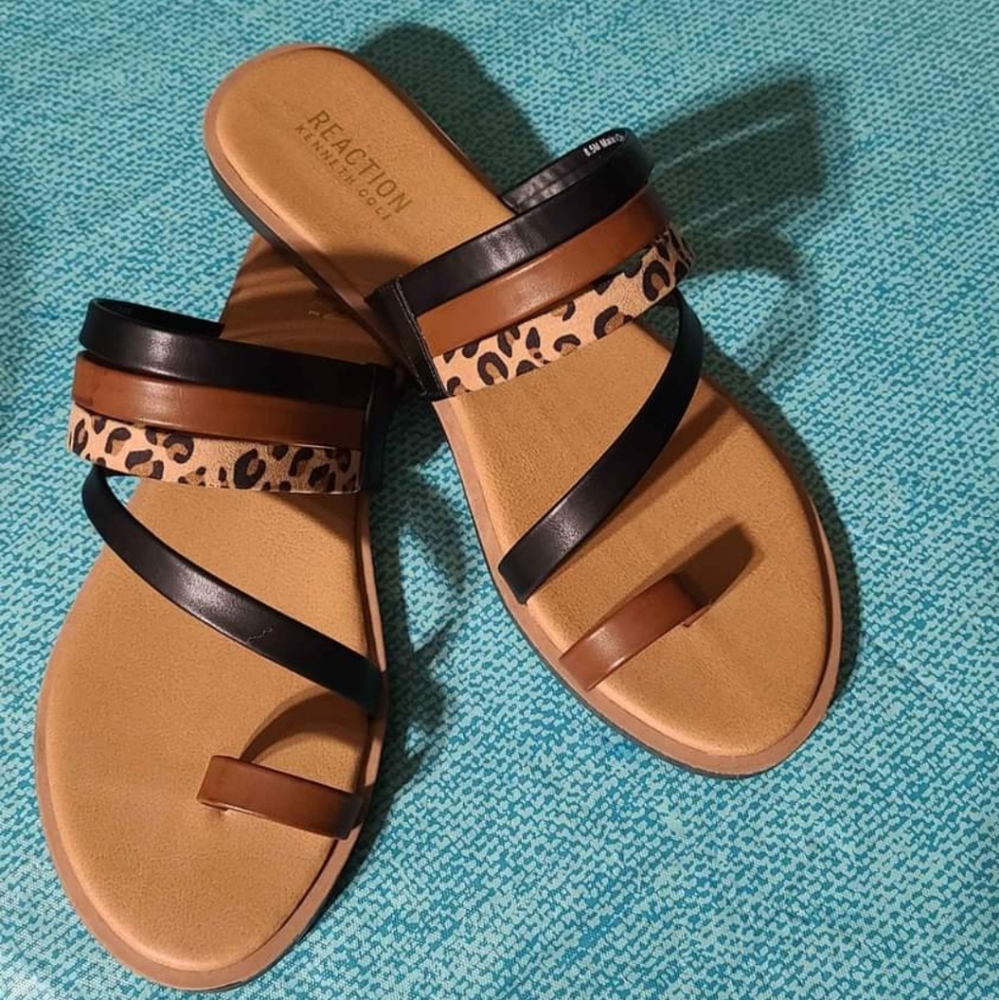 Sandal